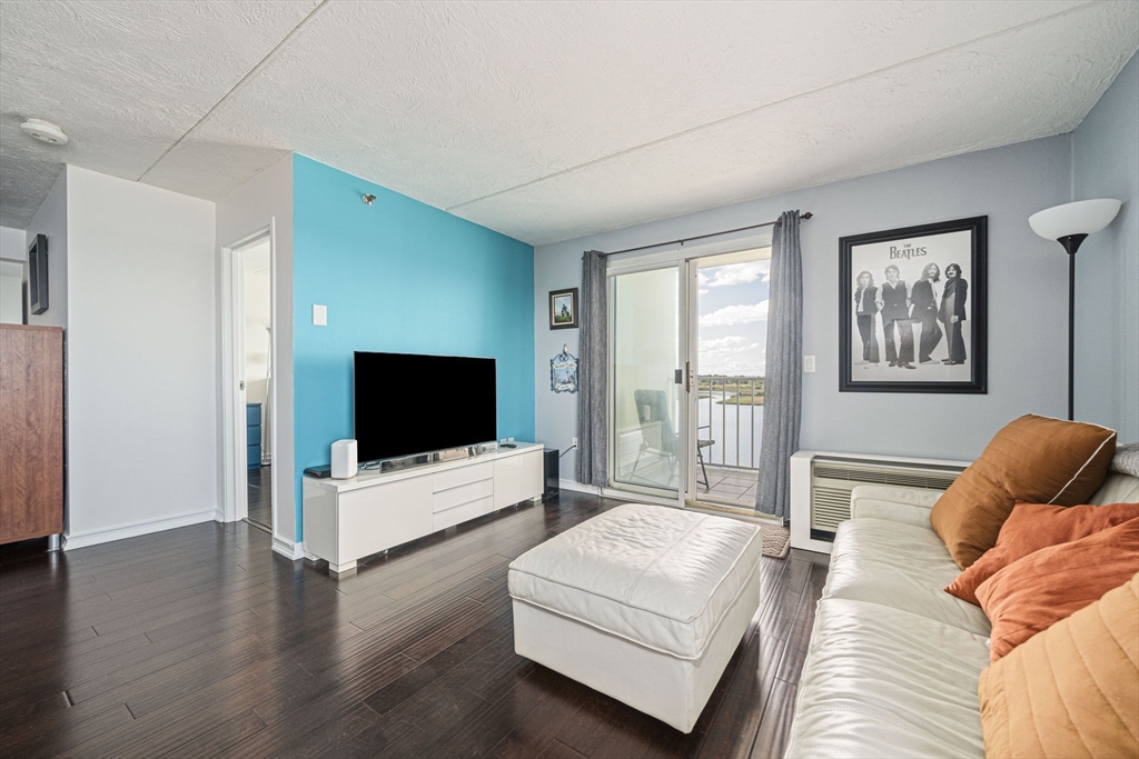 1 bed, 1 bath apartment for rent at 200 Cove Way Unit 1012, Quincy Point — photo 10 of 20