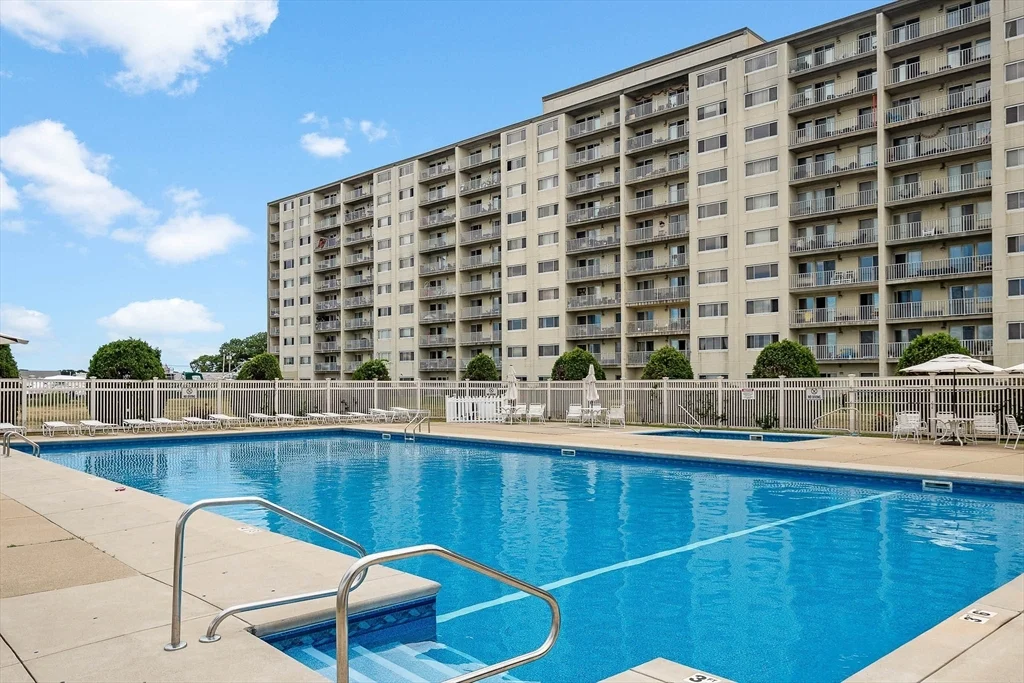 2 bed, 2 bath apartment for rent at 200 Cove Way Unit 217, Quincy Point — photo 3 of 25
