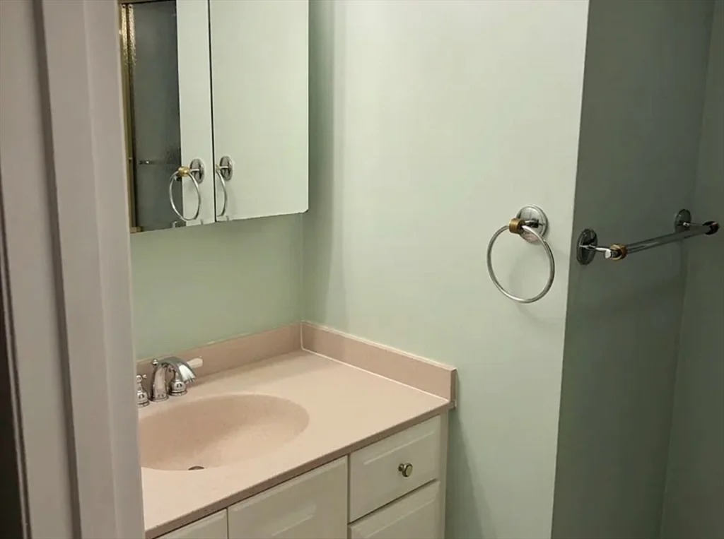 2 bed, 1 bath apartment for rent at 200 Falls Blvd Unit A104, Quincy — photo 8 of 19