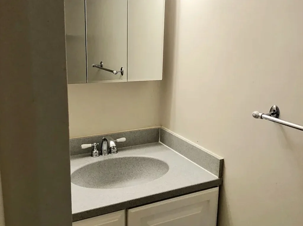 2 bed, 1 bath apartment for rent at 200 Falls Blvd Unit A104, Quincy — photo 6 of 19
