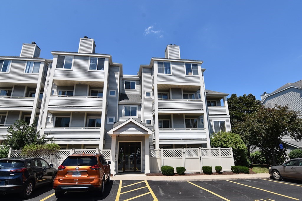 1 bed, 1 bath apartment for rent at 200 Falls Boulevard Unit E108, Quincy — photo 1 of 20