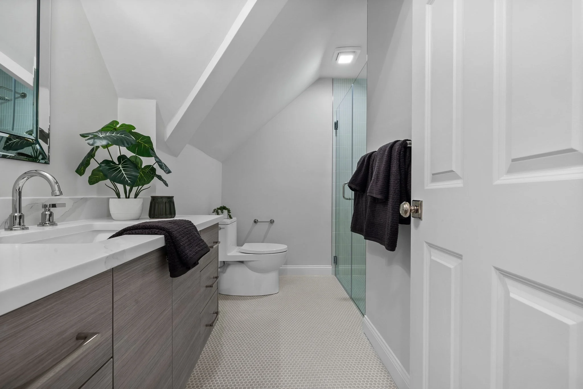 3 bed, 2 bath apartment for rent at 200 Fayette Unit 1, Watertown — photo 10 of 17