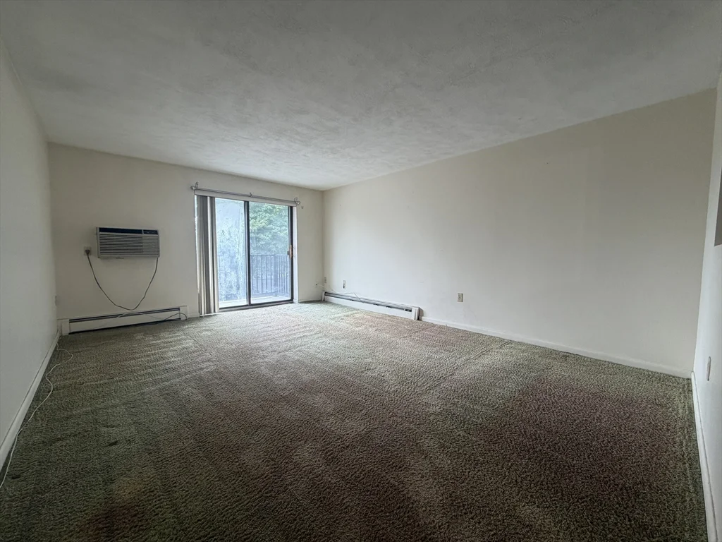 2 bed, 1 bath apartment for rent at 200 Governor's Dr Unit 13, Winthrop