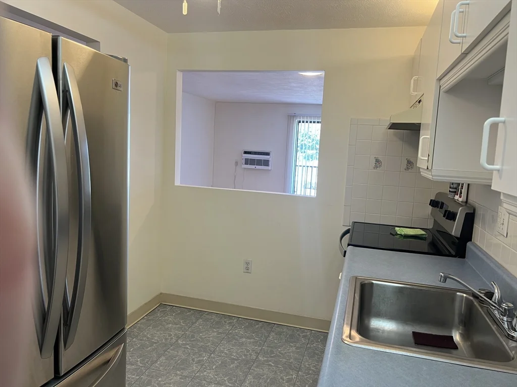2 bed, 1 bath apartment for rent at 200 Governors Park Unit 35, Winthrop — photo 5 of 18