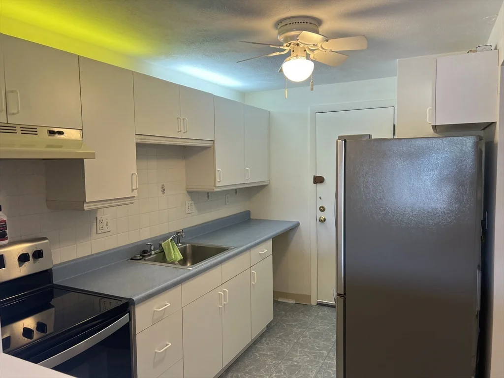 2 bed, 1 bath apartment for rent at 200 Governors Park Unit 35, Winthrop — photo 3 of 18
