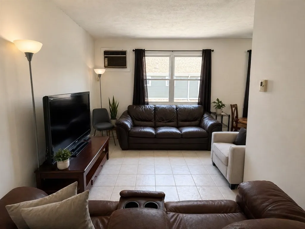 6 bed, 2 bath apartment for rent at 200 Harvard St , Unit 200, Tufts University — photo 4 of 14