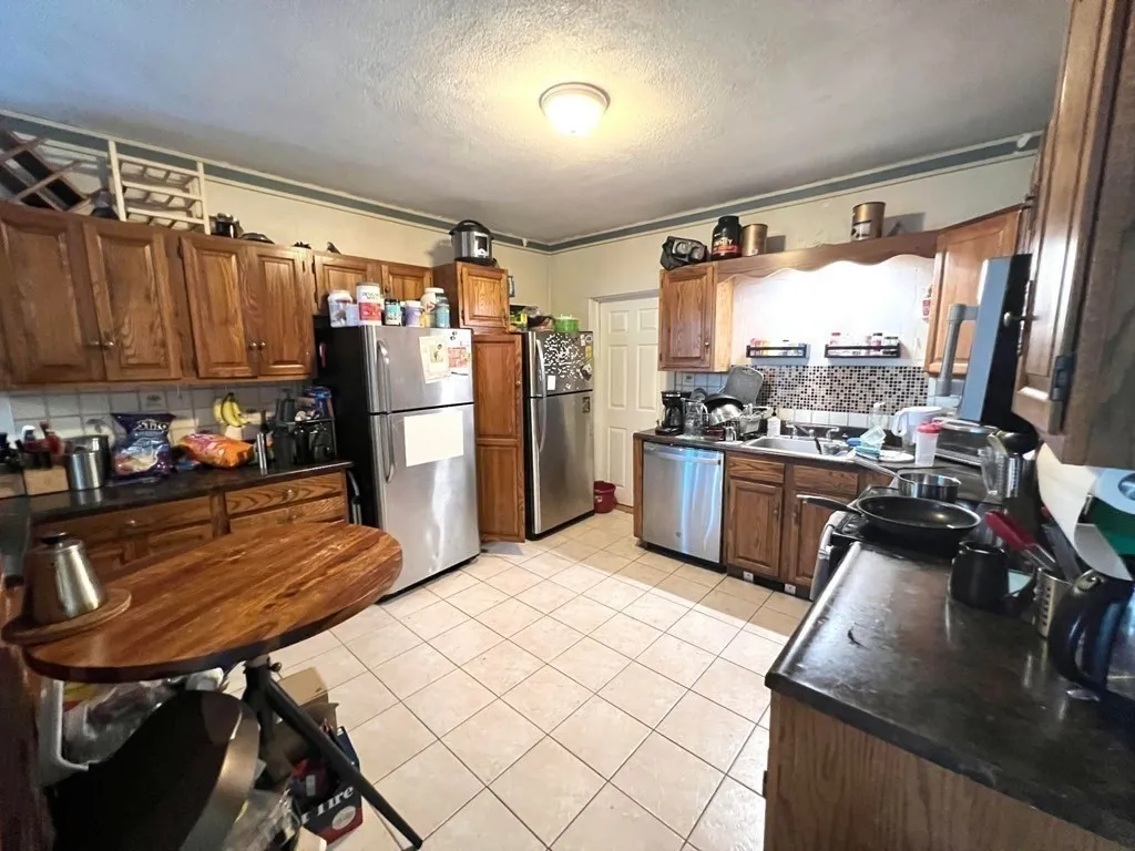 6 bed, 2 bath apartment for rent at 200 Harvard St , Unit 200, Tufts University — photo 2 of 14