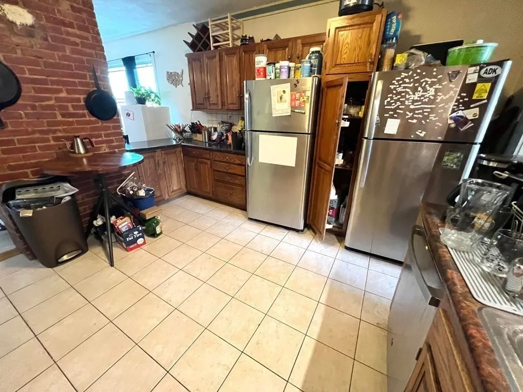 6 bed, 2 bath apartment for rent at 200 Harvard St , Unit 200, Tufts University