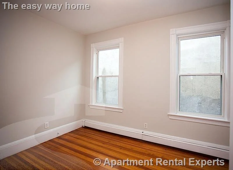 4 bed, 1 bath apartment for rent at 200 Harvard St Unit 3, Central Square — photo 6 of 8