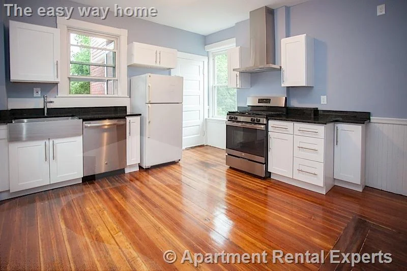 4 bed, 1 bath apartment for rent at 200 Harvard St Unit 3, Central Square — photo 1 of 8