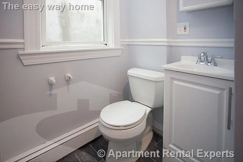 4 bed, 1 bath apartment for rent at 200 Harvard St Unit 3, Central Square — photo 5 of 8