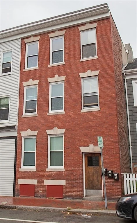 4 bed, 1 bath apartment for rent at 200 Harvard Unit 4, Central Square — photo 10 of 11