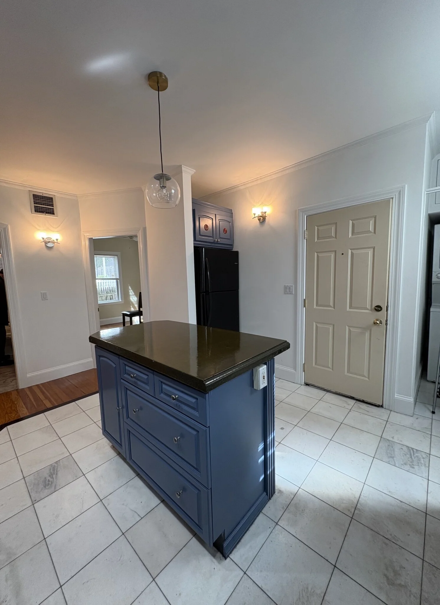 4 bed, 2 bath apartment for rent at 200 Hyde Park Ave Unit 1, Jamaica Plain — photo 3 of 20