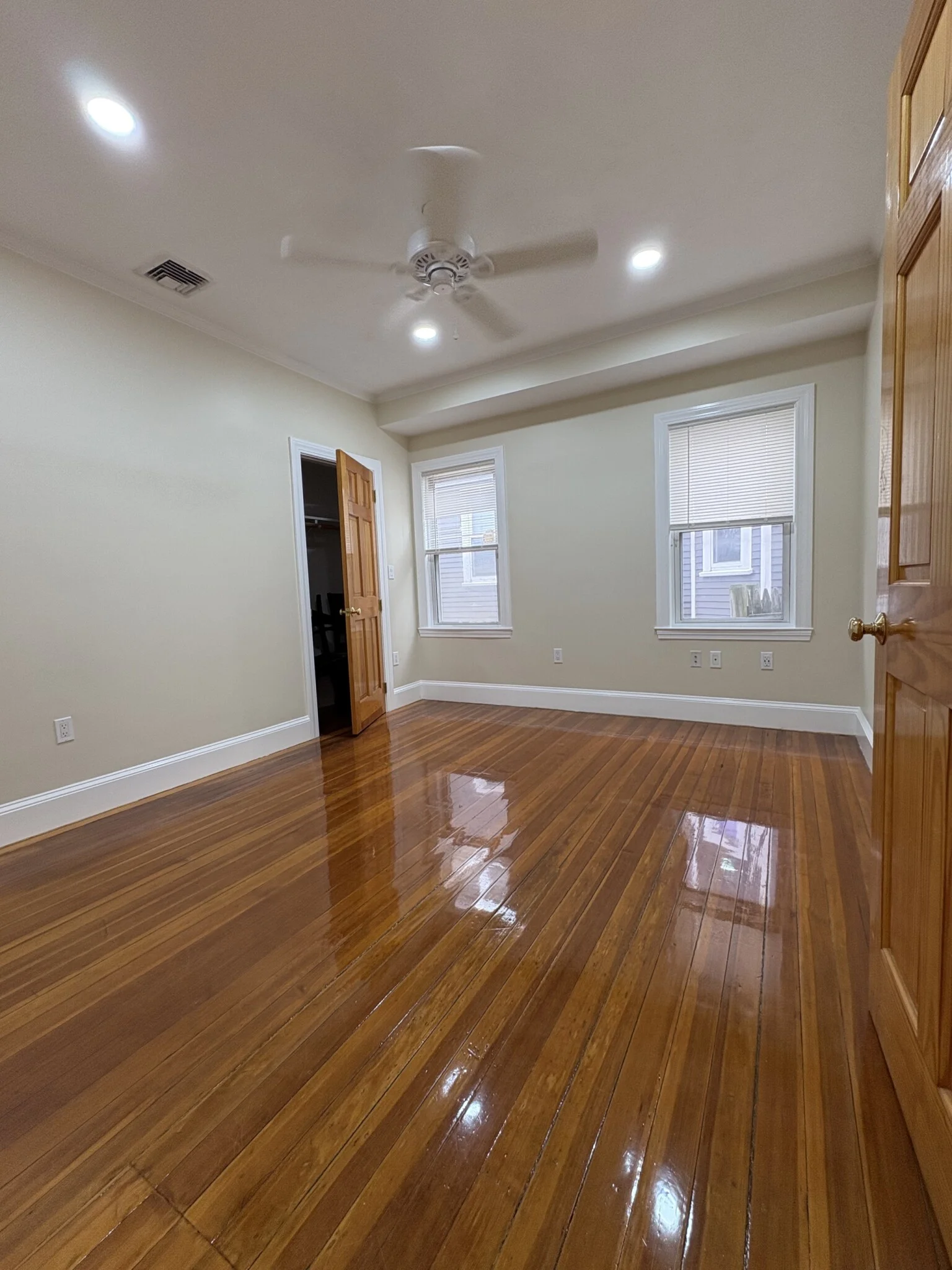 4 bed, 2 bath apartment for rent at 200 Hyde Park Ave Unit 1, Jamaica Plain — photo 15 of 20