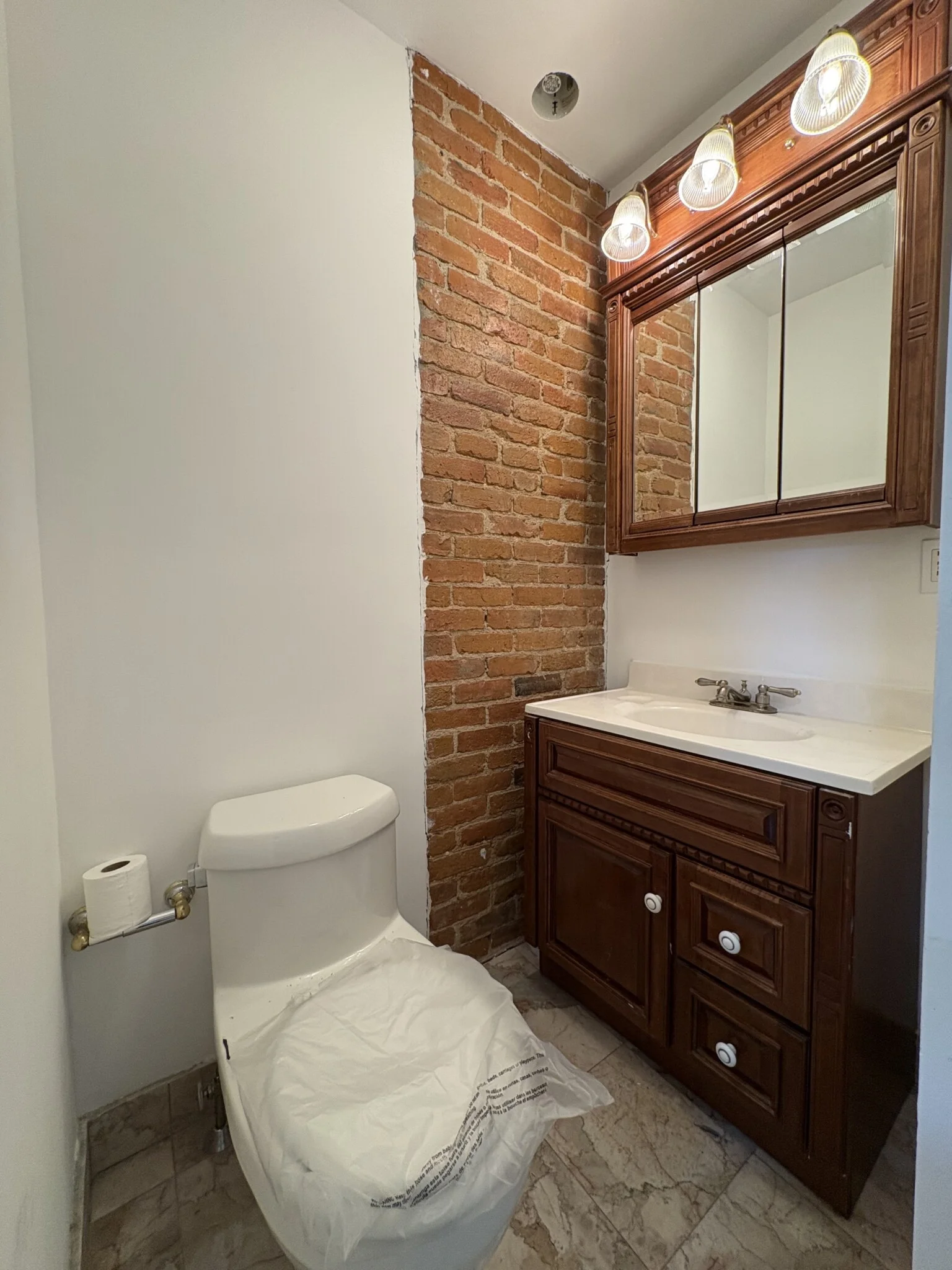 4 bed, 2 bath apartment for rent at 200 Hyde Park Ave Unit 1, Jamaica Plain — photo 14 of 20
