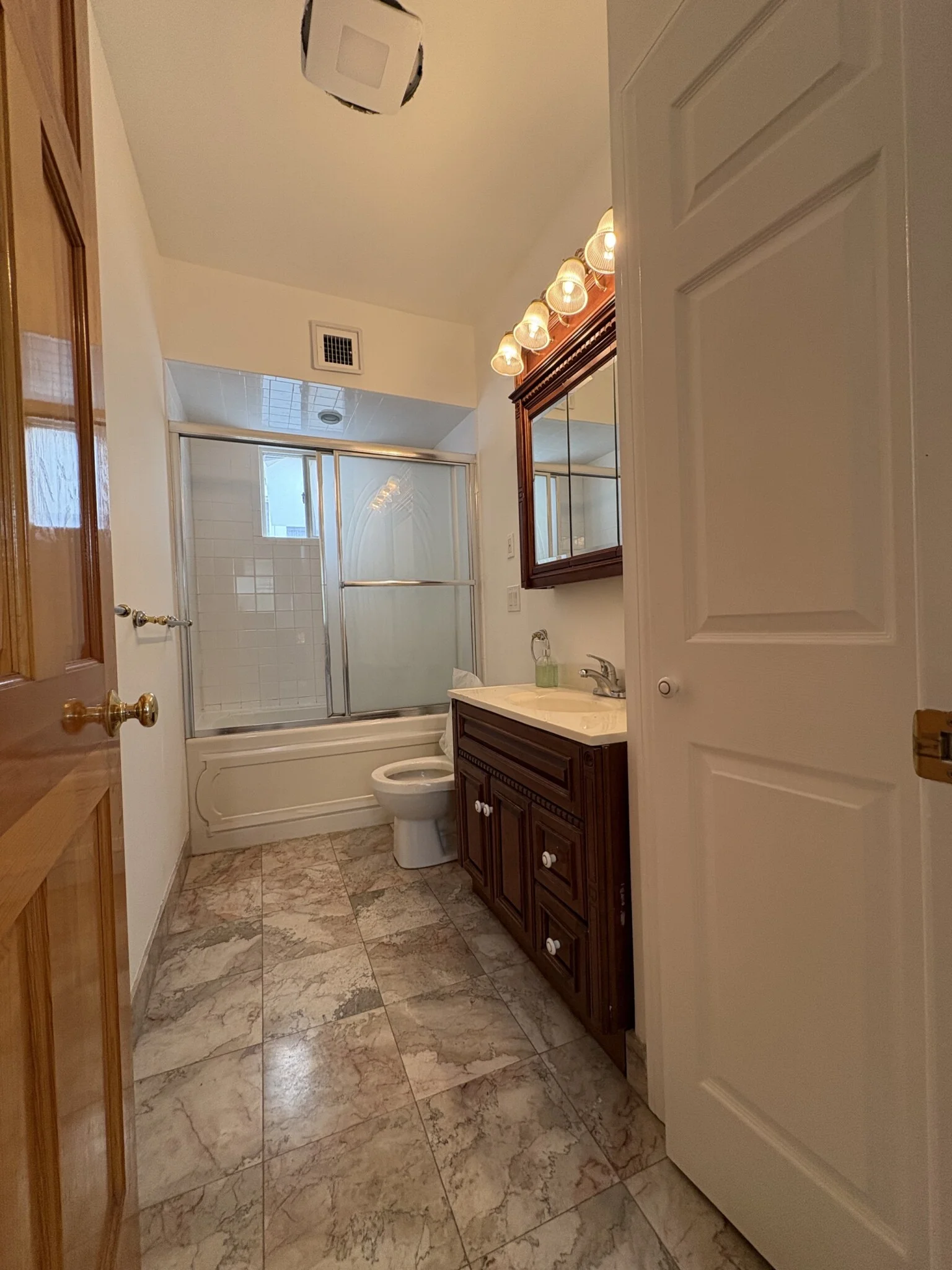 4 bed, 2 bath apartment for rent at 200 Hyde Park Ave Unit 1, Jamaica Plain — photo 19 of 20