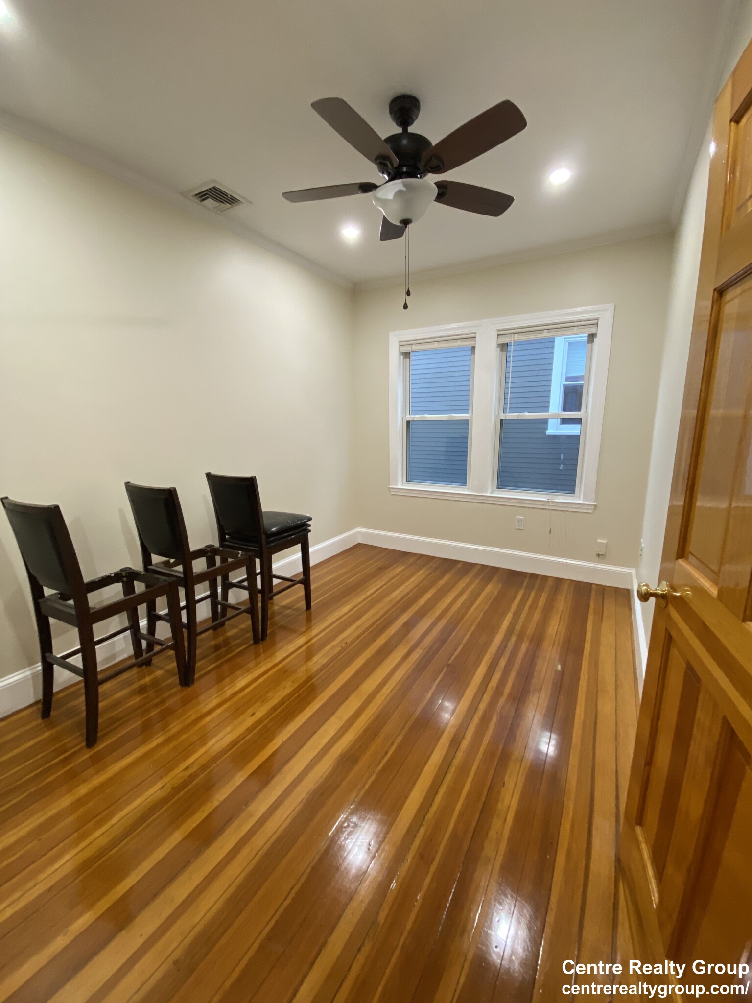 4 bed, 2 bath apartment for rent at 200 Hyde Park Ave Unit 2, Jamaica Plain — photo 6 of 19