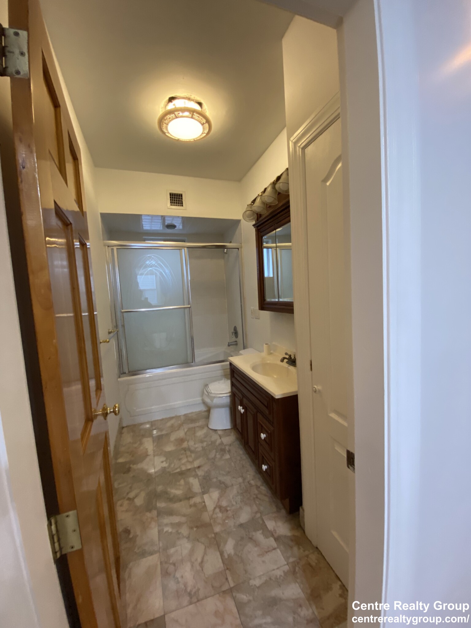 4 bed, 2 bath apartment for rent at 200 Hyde Park Ave Unit 2, Jamaica Plain — photo 13 of 19