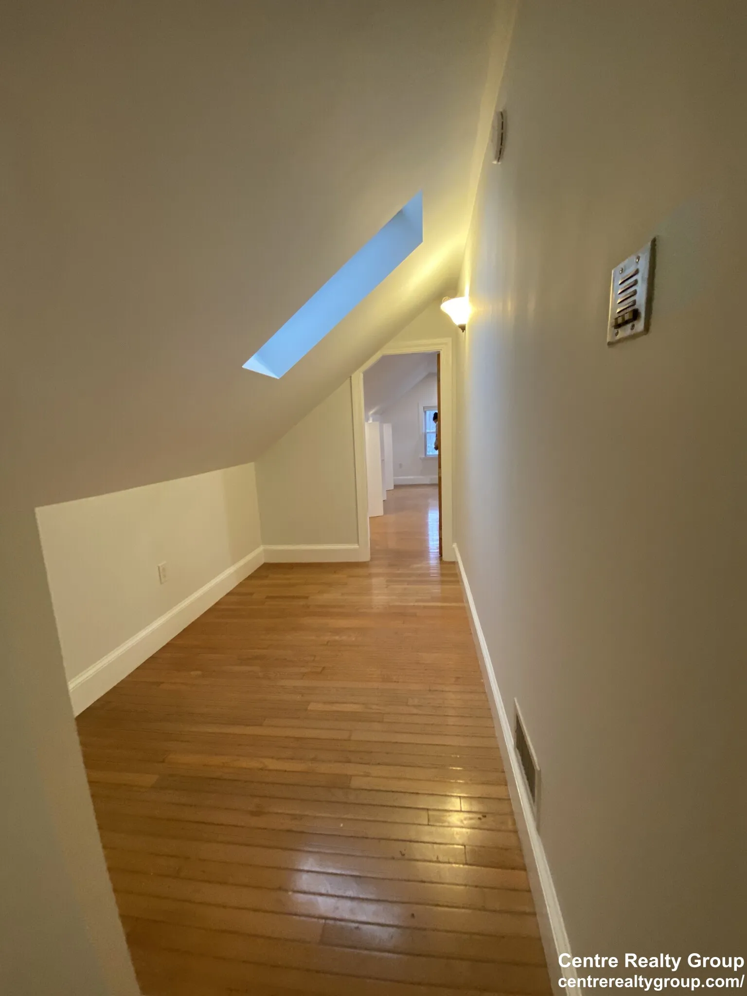 6 bed, 3 bath apartment for rent at 200 Hyde Park Ave Unit 3, Jamaica Plain — photo 16 of 25
