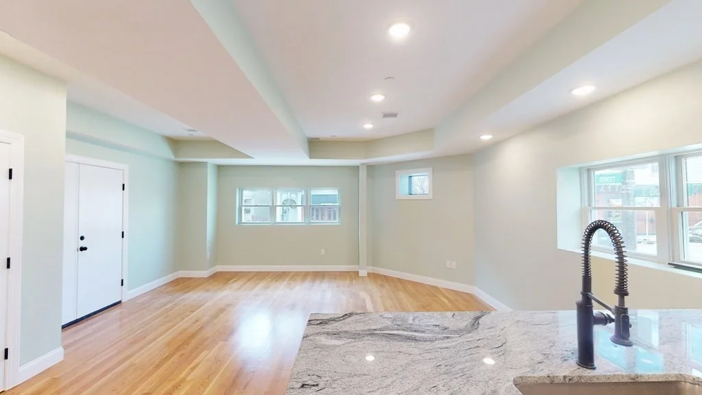 3 bed, 2 bath apartment for rent at 200 L St Unit 1, South Boston — photo 5 of 23