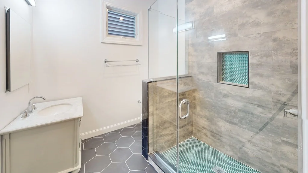 3 bed, 2 bath apartment for rent at 200 L St Unit 1, South Boston — photo 18 of 23