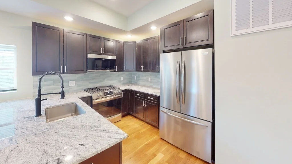 3 bed, 2 bath apartment for rent at 200 L St Unit 1, South Boston — photo 2 of 23
