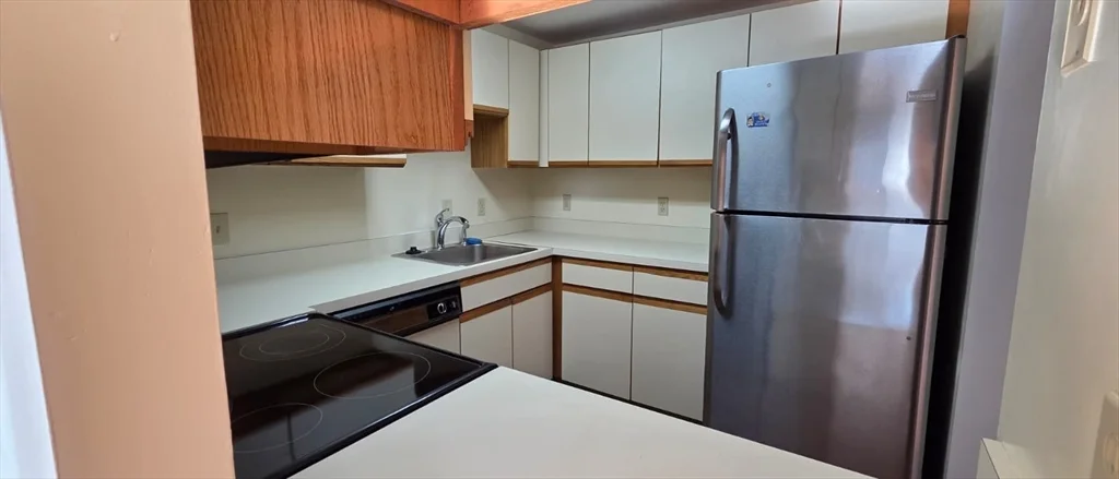 2 bed, 2 bath apartment for rent at 200 Ledgewood Dr Unit 606, Stoneham — photo 22 of 41