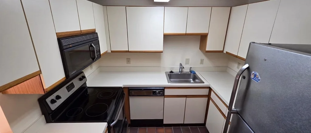 2 bed, 2 bath apartment for rent at 200 Ledgewood Dr Unit 606, Stoneham — photo 30 of 41