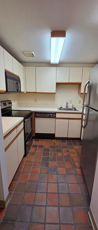 2 bed, 2 bath apartment for rent at 200 Ledgewood Dr Unit 606, Stoneham — photo 9 of 41