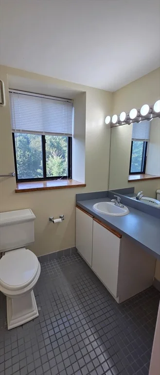 2 bed, 2 bath apartment for rent at 200 Ledgewood Dr Unit 606, Stoneham — photo 2 of 41