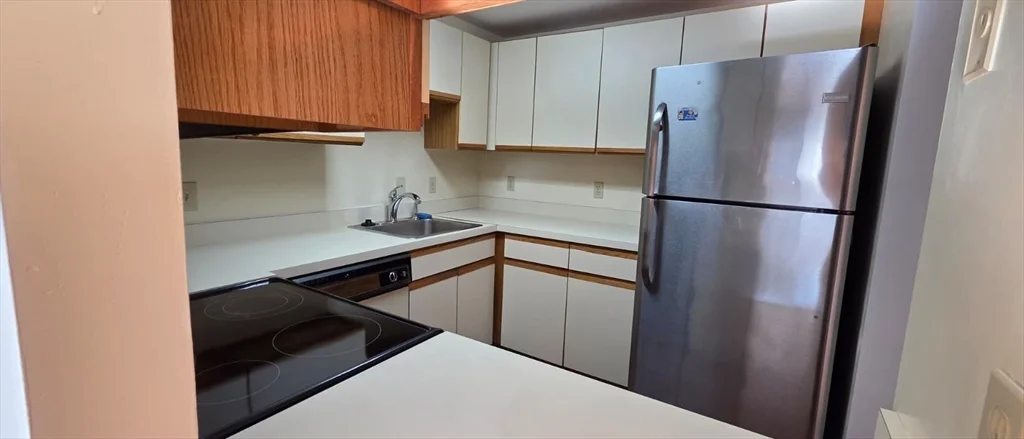 2 bed, 2 bath apartment for rent at 200 Ledgewood Dr Unit 606, Stoneham — photo 10 of 41