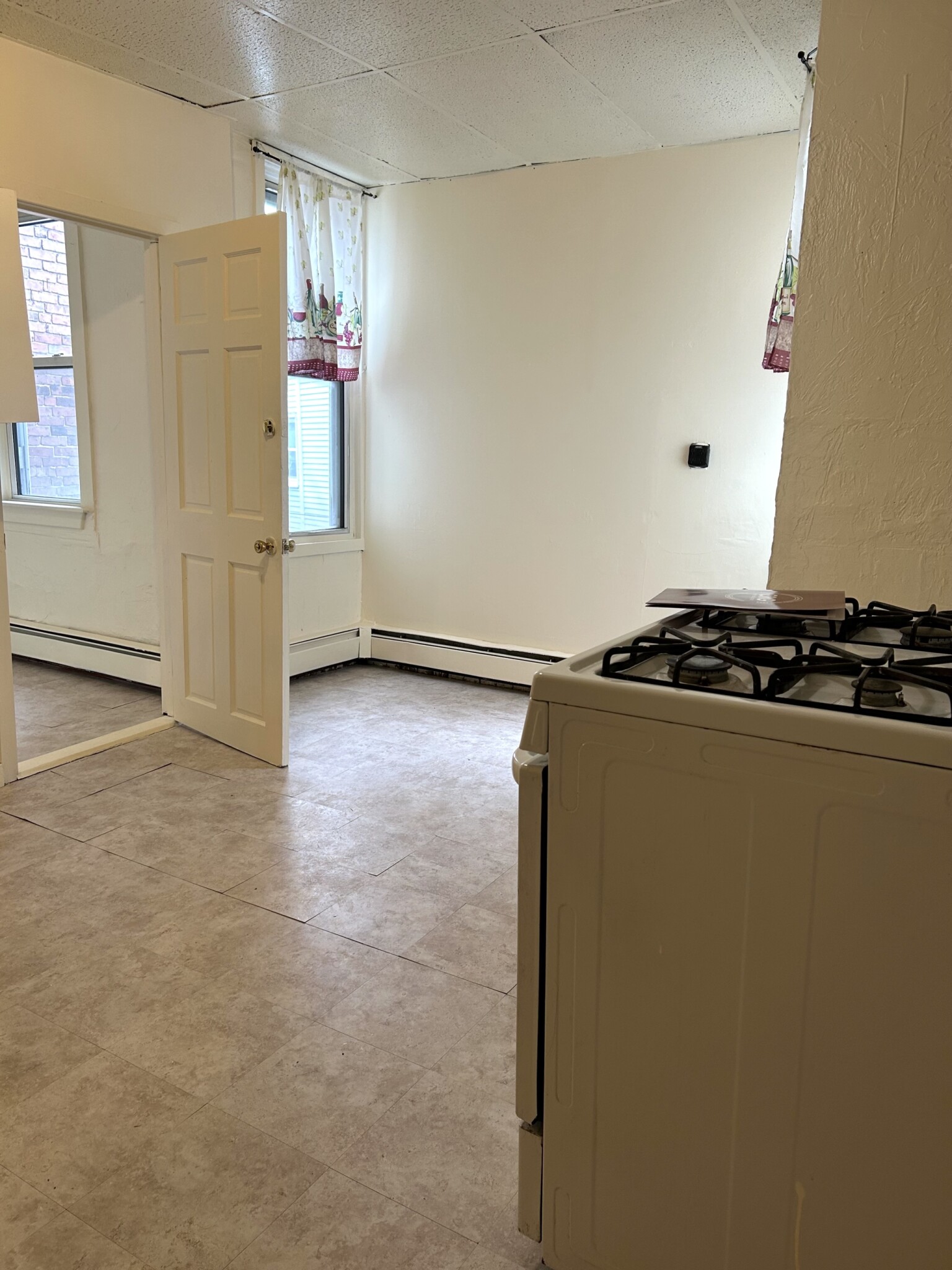 2 bed, 1 bath apartment for rent at 200 London St Unit 2, East Boston — photo 6 of 11