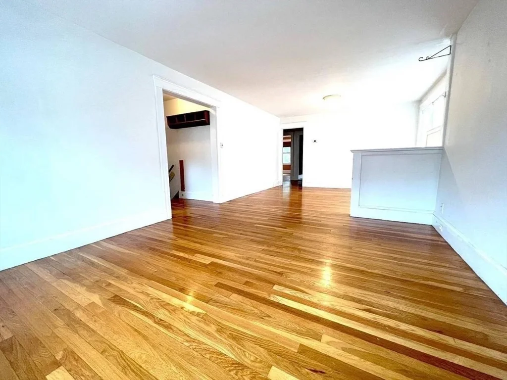 3 bed, 1 bath apartment for rent at 200 Maple St Unit 2, West Roxbury — photo 4 of 11
