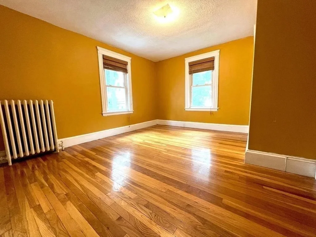3 bed, 1 bath apartment for rent at 200 Maple St Unit 2, West Roxbury — photo 7 of 11