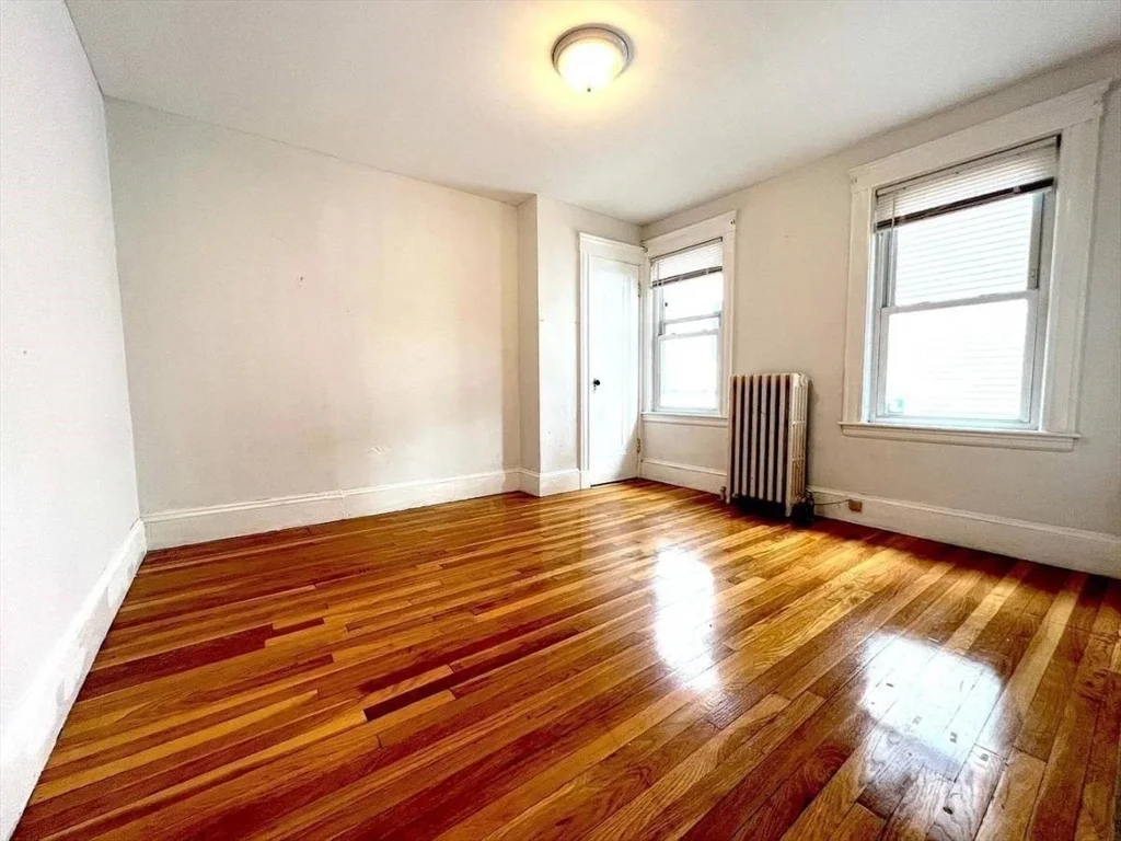 3 bed, 1 bath apartment for rent at 200 Maple St Unit 2, West Roxbury — photo 9 of 11