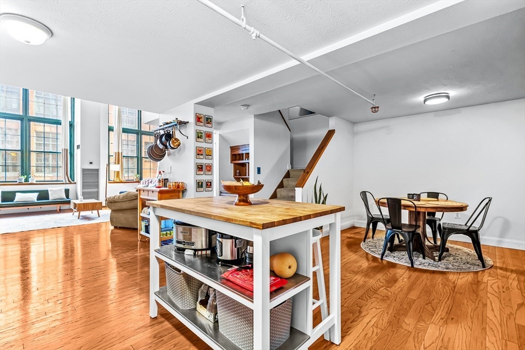3 bed, 2 bath apartment for rent at 200 Market St Unit B51, Lowell — photo 12 of 25