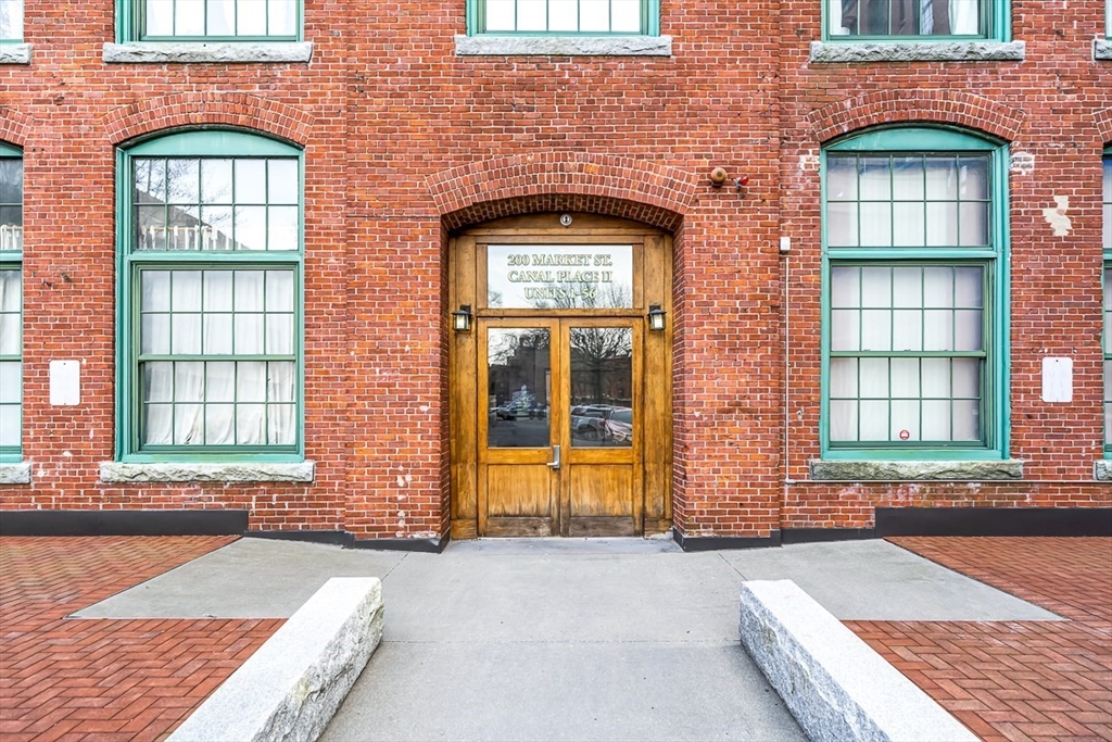 3 bed, 2 bath apartment for rent at 200 Market St Unit B51, Lowell — photo 1 of 25