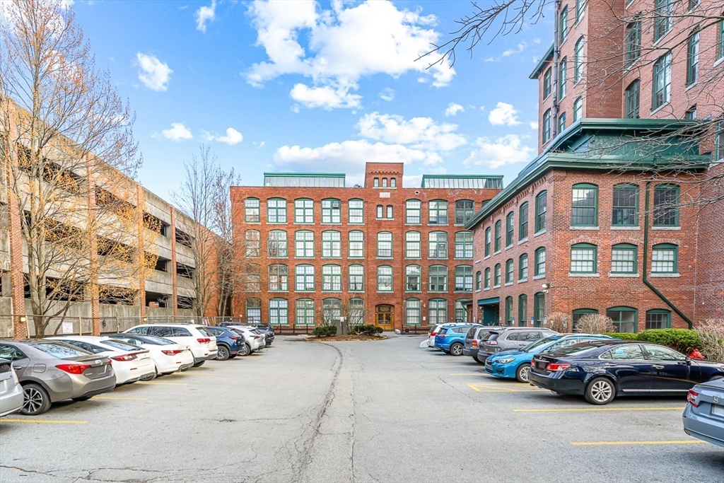 3 bed, 2 bath apartment for rent at 200 Market St Unit B51, Lowell — photo 24 of 25
