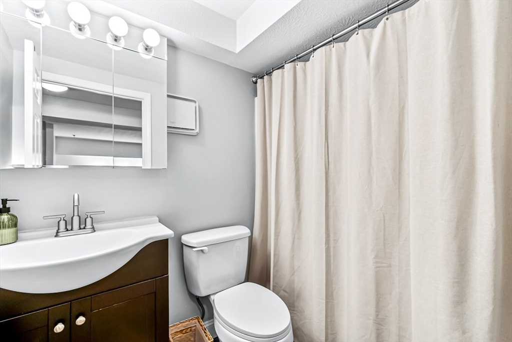 3 bed, 2 bath apartment for rent at 200 Market St Unit B51, Lowell — photo 18 of 25