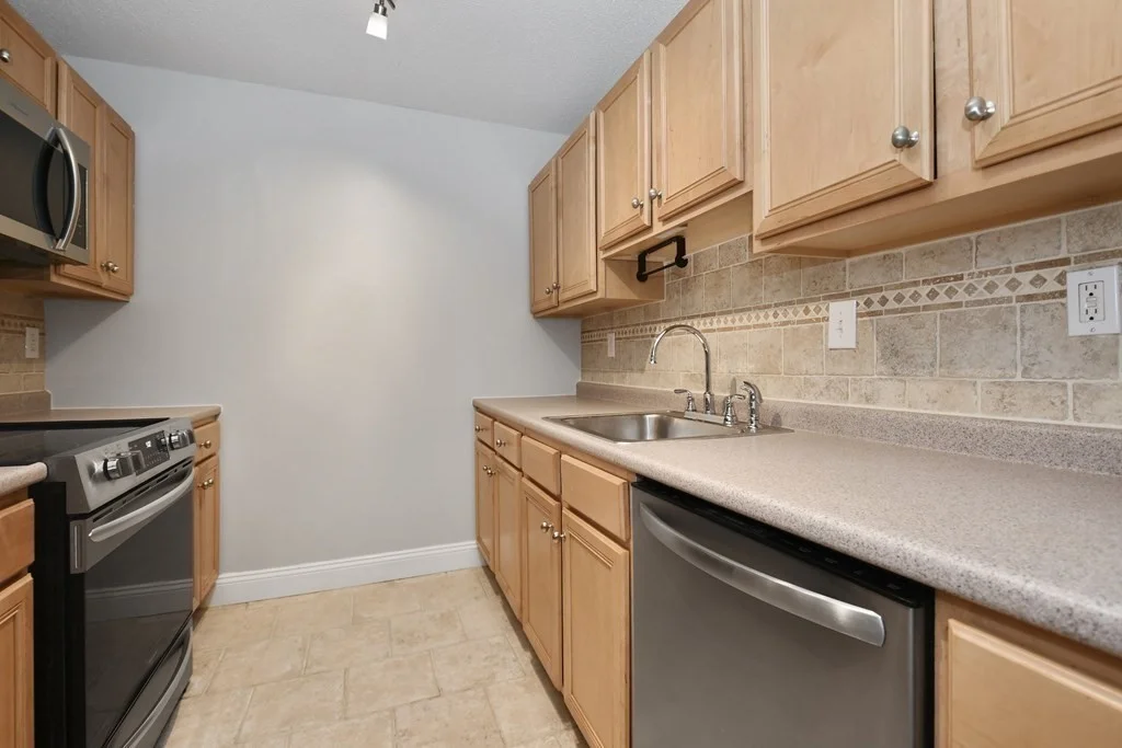 2 bed, 1 bath apartment for rent at 200 Market Unit 3305, Downtown — photo 2 of 15