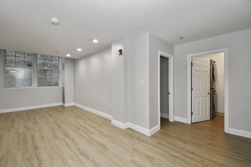 2 bed, 1 bath apartment for rent at 200 Market Unit 3305, Downtown — photo 5 of 15
