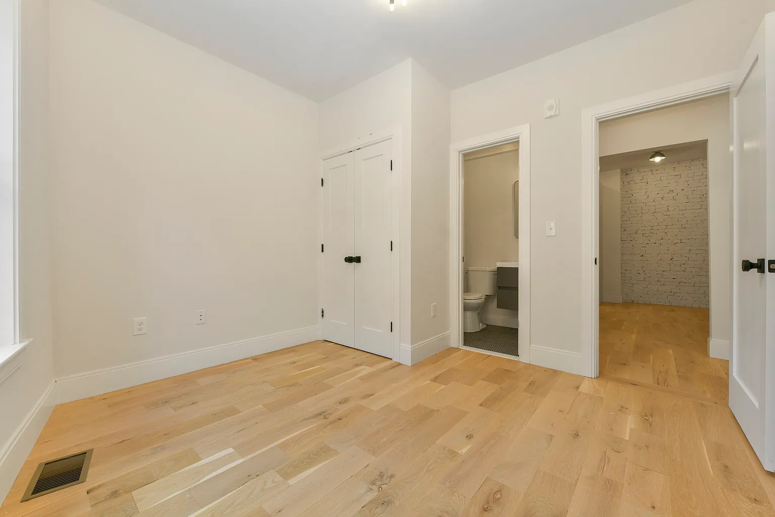 4 bed, 4+ bath apartment for rent at 200 Maverick St Unit 1, East Boston — photo 6 of 7