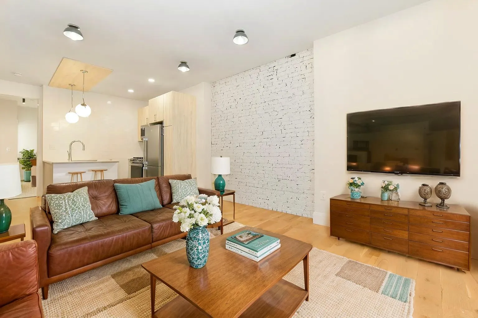 4 bed, 4+ bath apartment for rent at 200 Maverick St Unit 1, East Boston