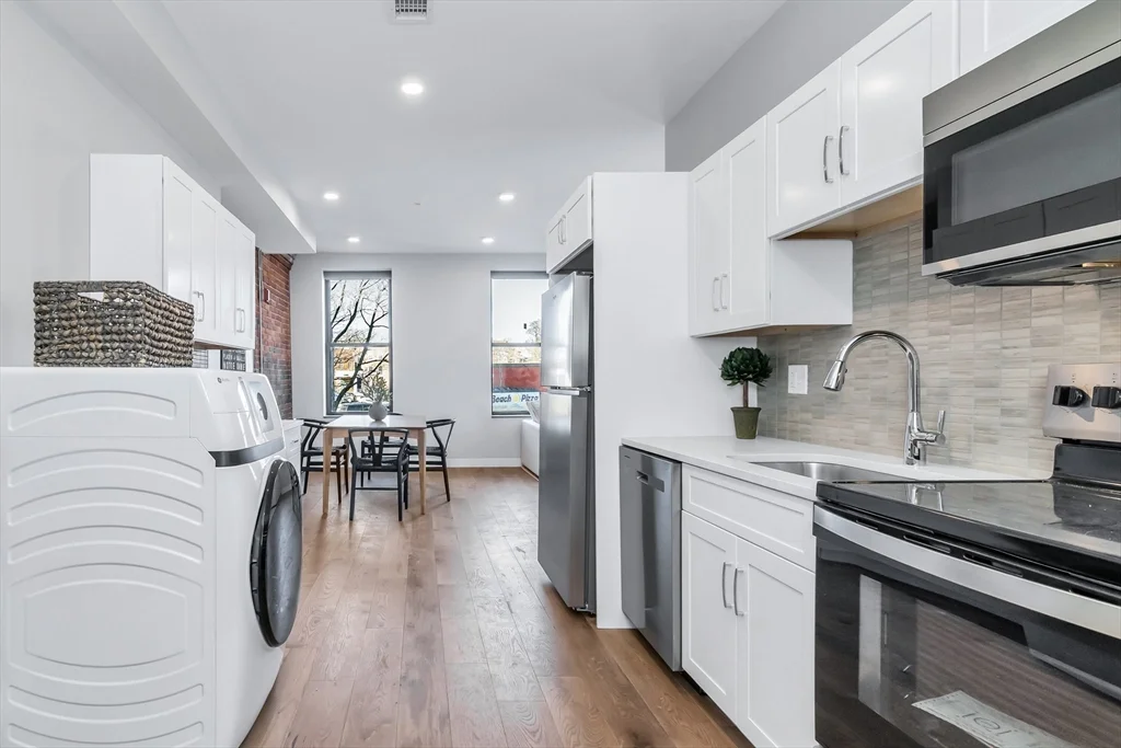 1 bed, 1 bath apartment for rent at 200 Merrimack St Unit 201, Haverhill — photo 8 of 17