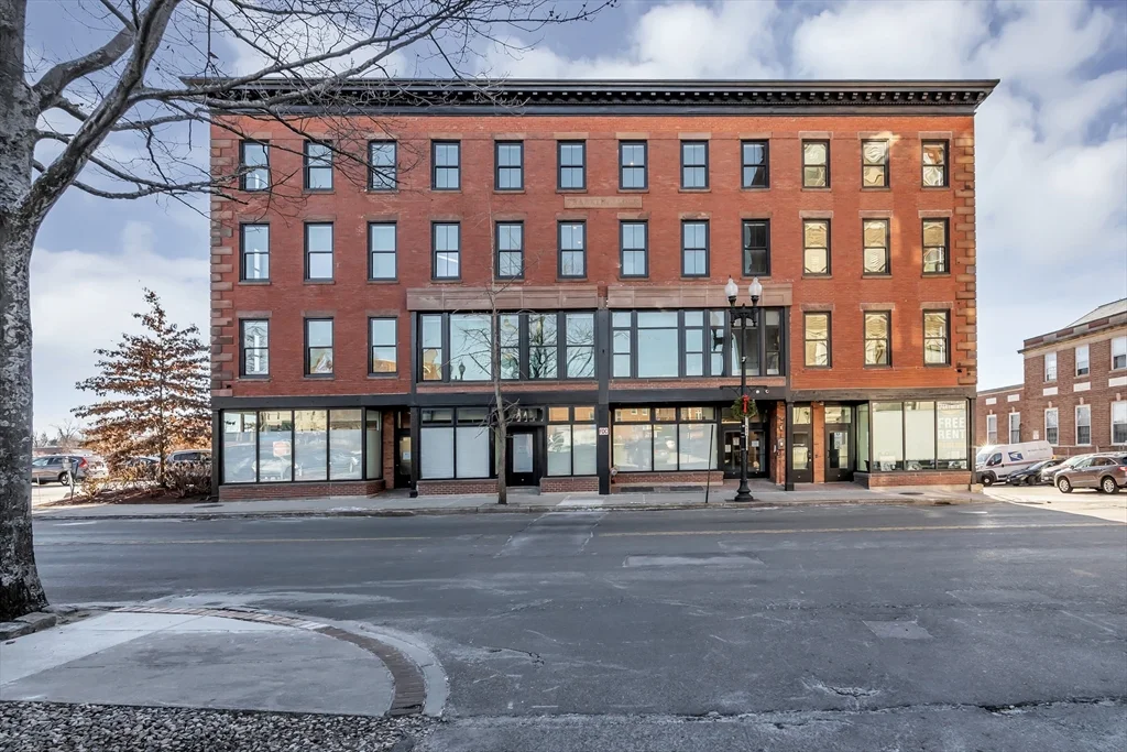 1 bed, 1 bath apartment for rent at 200 Merrimack St Unit 201, Haverhill — photo 1 of 17