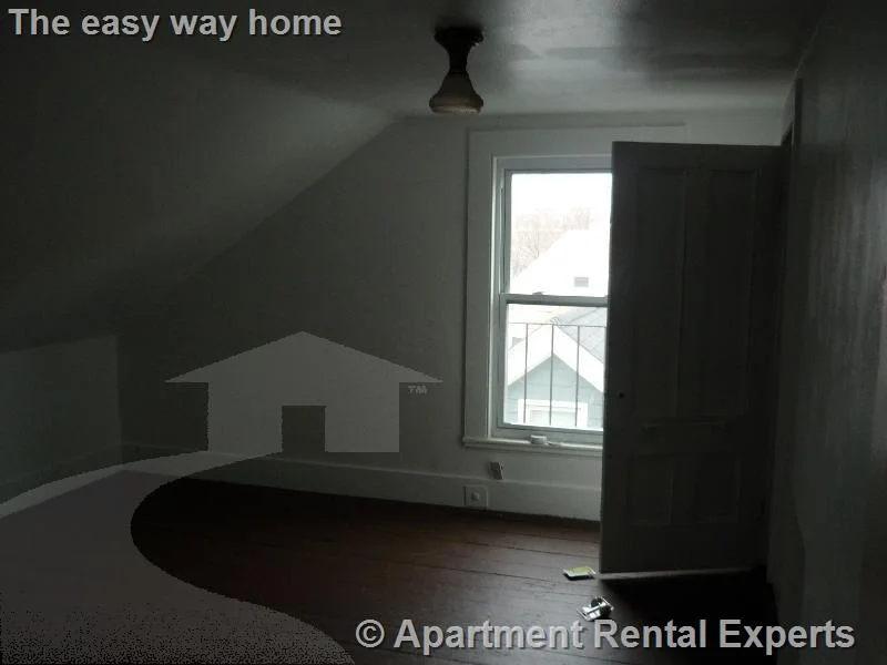 3 bed, 1 bath apartment for rent at 200 Norfolk St Unit 2, Central Square — photo 7 of 10