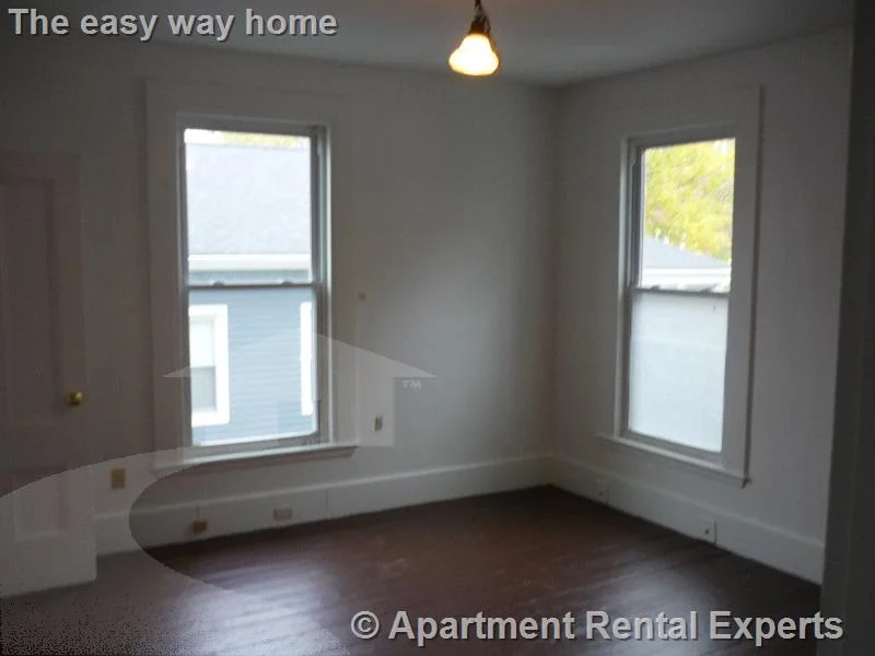 3 bed, 1 bath apartment for rent at 200 Norfolk St Unit 2, Central Square — photo 3 of 10