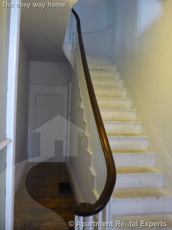 3 bed, 1 bath apartment for rent at 200 Norfolk St Unit 2, Central Square — photo 1 of 10
