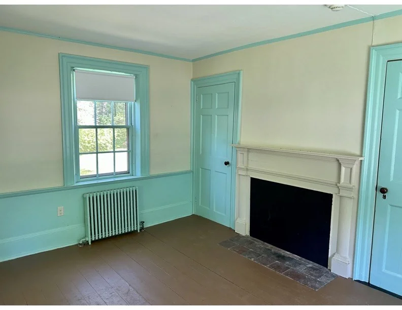 4 bed, 1 bath apartment for rent at 200 North Great Rd, Lincoln — photo 3 of 17
