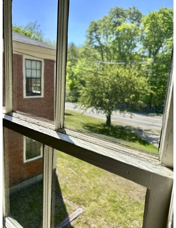 4 bed, 1 bath apartment for rent at 200 North Great Rd, Lincoln — photo 14 of 17